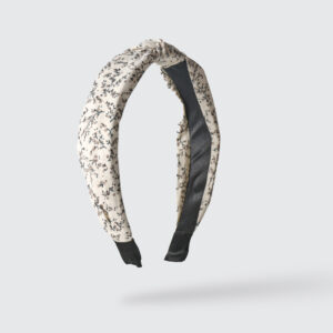 Στέκα Μπεζ Με Σχέδιο Λεπτό Λουλουδάκι